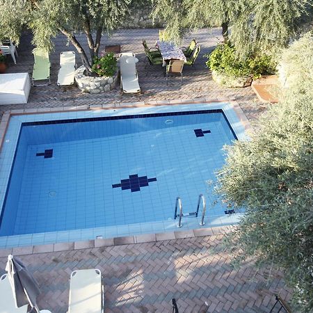 Villa-Jasmin Kato Daratso Luaran gambar