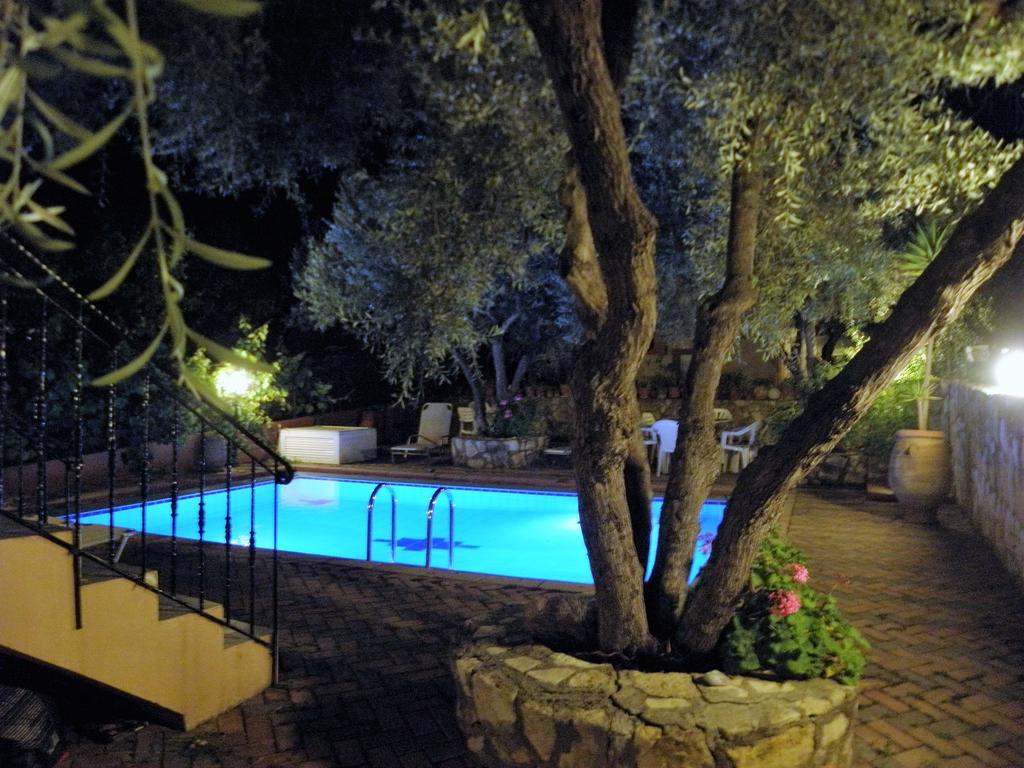 Villa-Jasmin Kato Daratso Luaran gambar