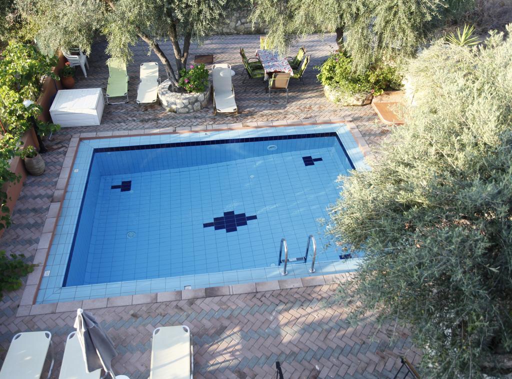 Villa-Jasmin Kato Daratso Luaran gambar